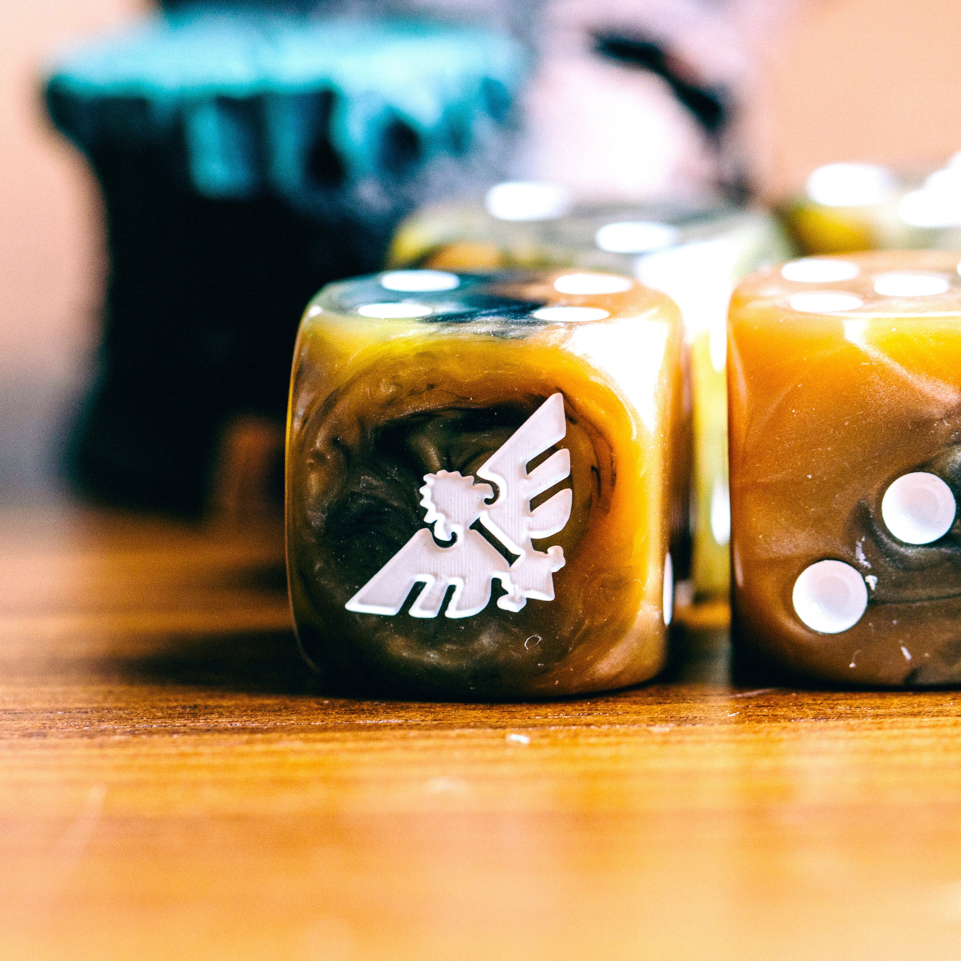 Inquisition Gold 16Mm Dice - Image 4